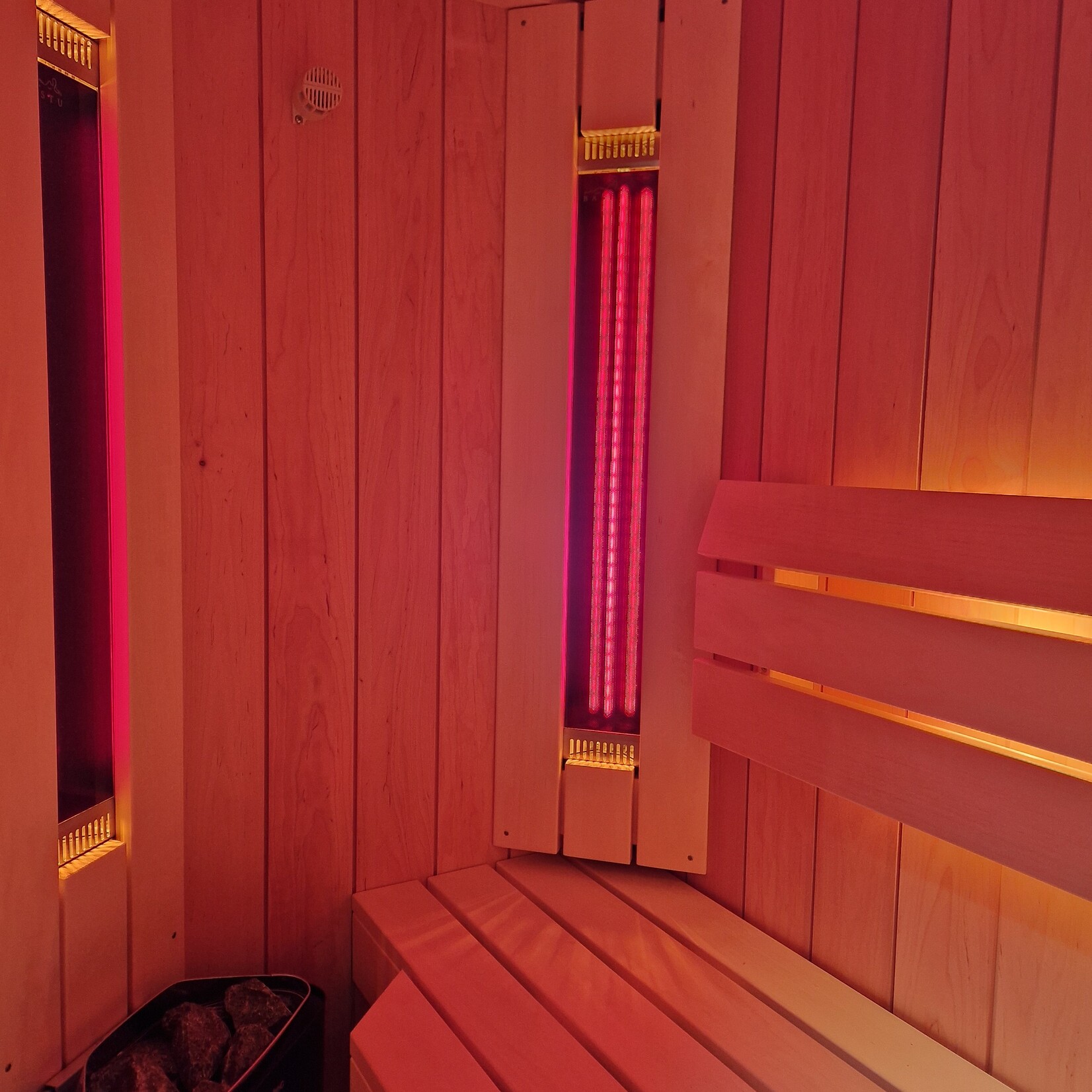 Bastu Combisauna PROF. 150 x 100 Philips infraroodlampen én een saunakachel