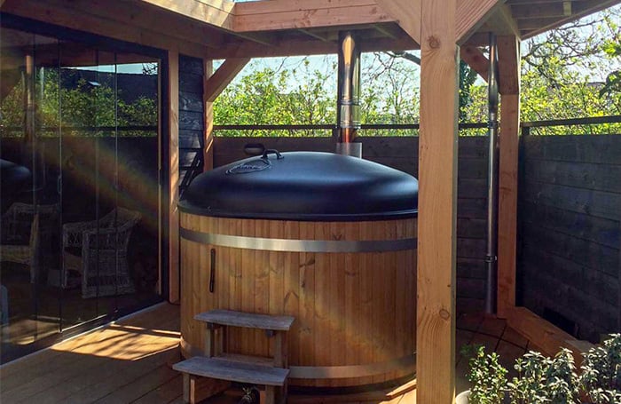 Hottub kopen: houtgestookt of bio-brandstof?