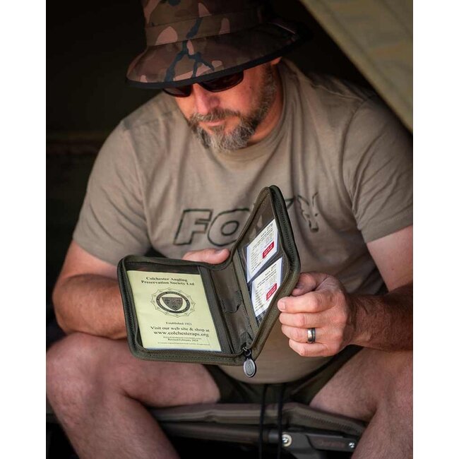 FOX Camolite Licence Wallet - Wasserfeste Tasche für Führerscheine und Dokumente