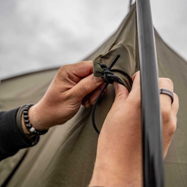 Avid Carp Revolve Screen House - Gazebo