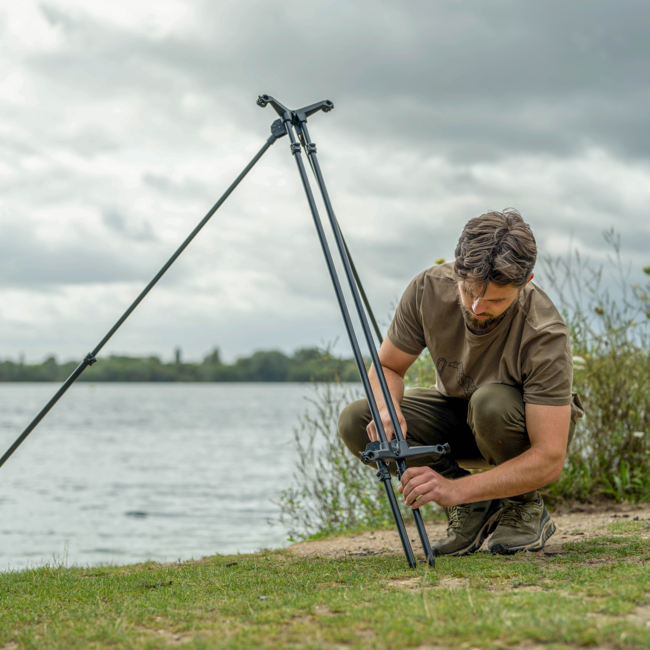 Avid Carp Extremity Pod für 3 Ruten mit voll einstellbarem System