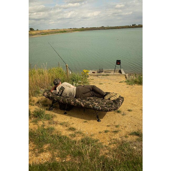 FOX Camolite – Sleep System – 4 Jahreszeiten – bedchair mit Schlafsack