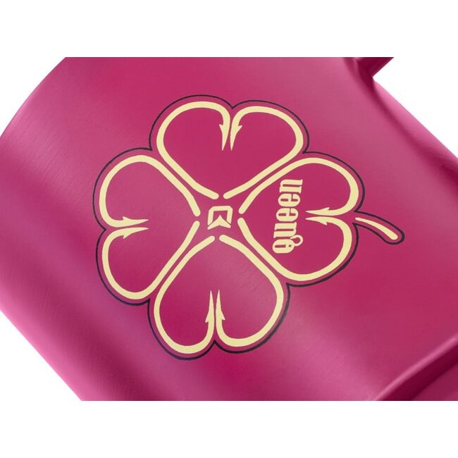 Delphin Queen – Rosa Karpfen-Becher