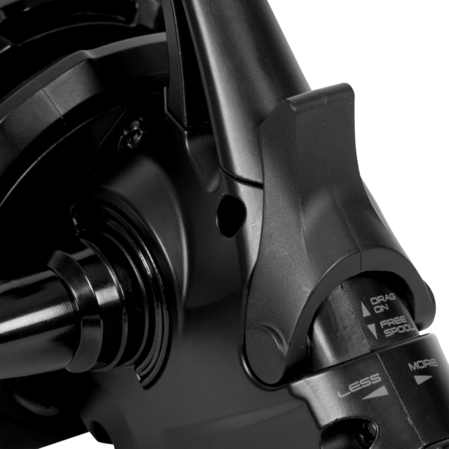 Avid Carp Revolve – 8000Fs – Freilauf-Karpfenrolle