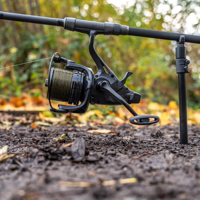 Avid Carp Revolve – 8000Fs – Freilauf-Karpfenrolle