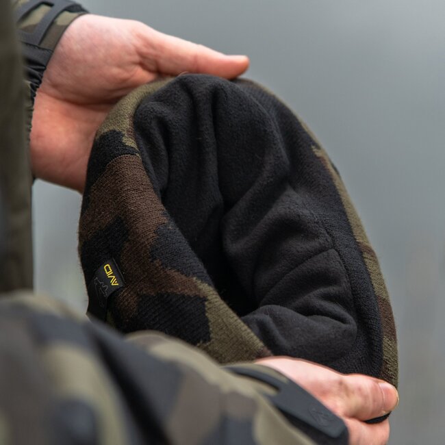 Avid Carp Schwarze und Camouflage-Mütze