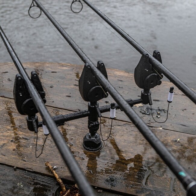 Avid Carp Lok Down Verstellbarer Bühnenständer