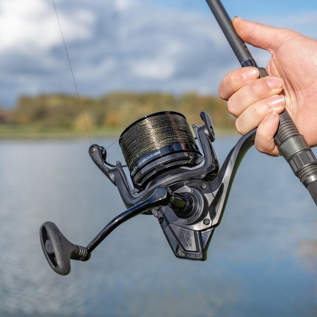 Avid Carp Revolve – 12000FD – karpfenrollen