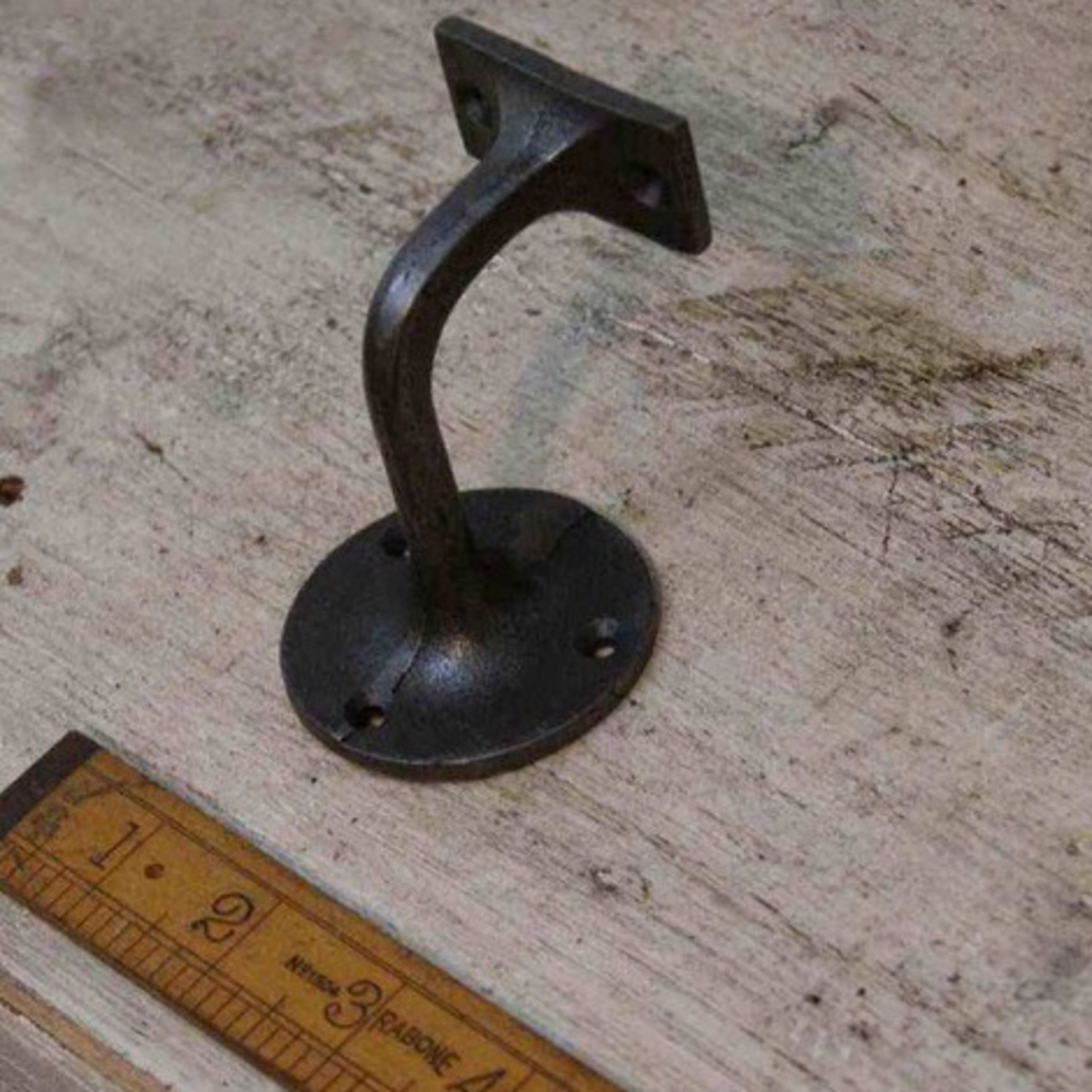 IRON RANGE Handrail Bracket Lightweight Duty Cast Antique Iron 80mm