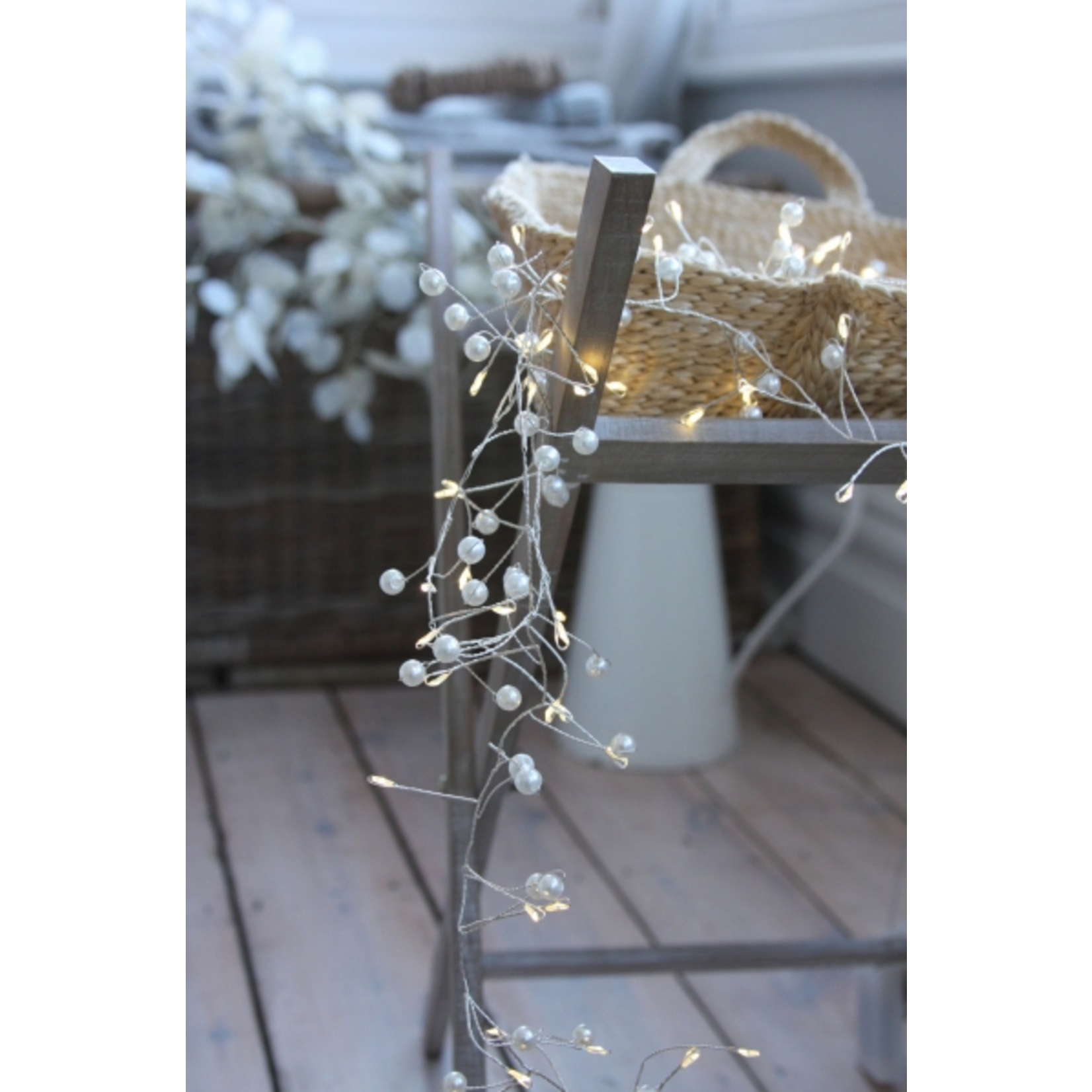 Light Style London Pearl Cluster Fairy Lights 1.8m illuminated length Battery Operated