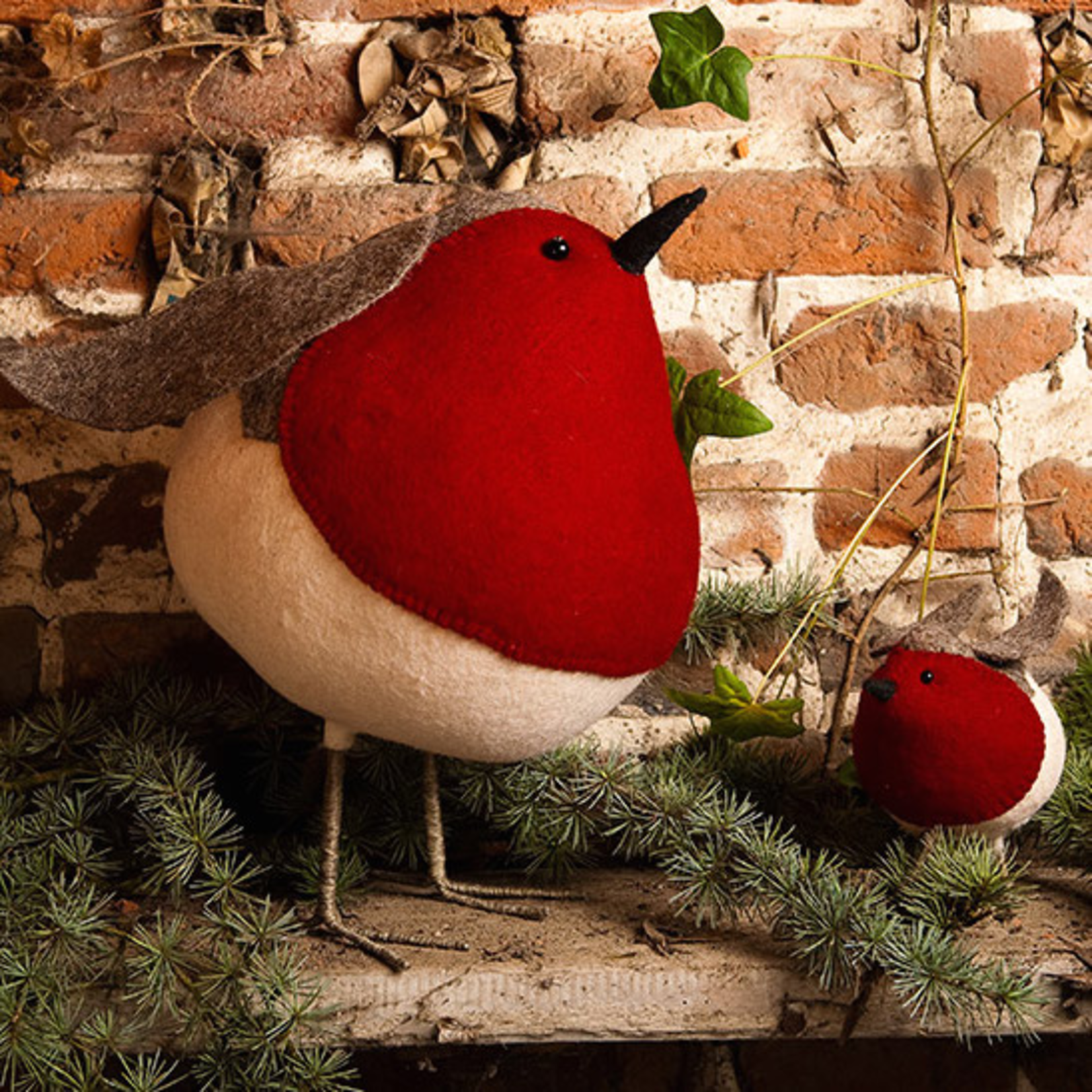 Fiona Walker Fiona Walker Classic Felt 30cm Extra Large Standing Robin (XL)