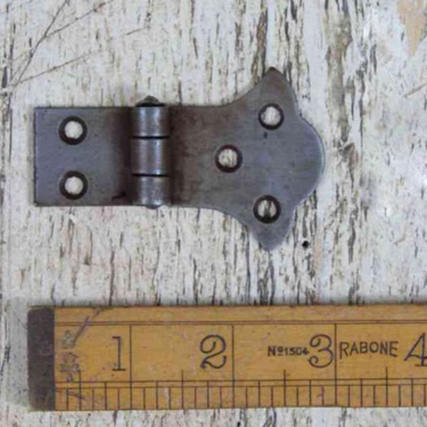 IRON RANGE Butterfly Hinge Unequal 70mm Pressed
