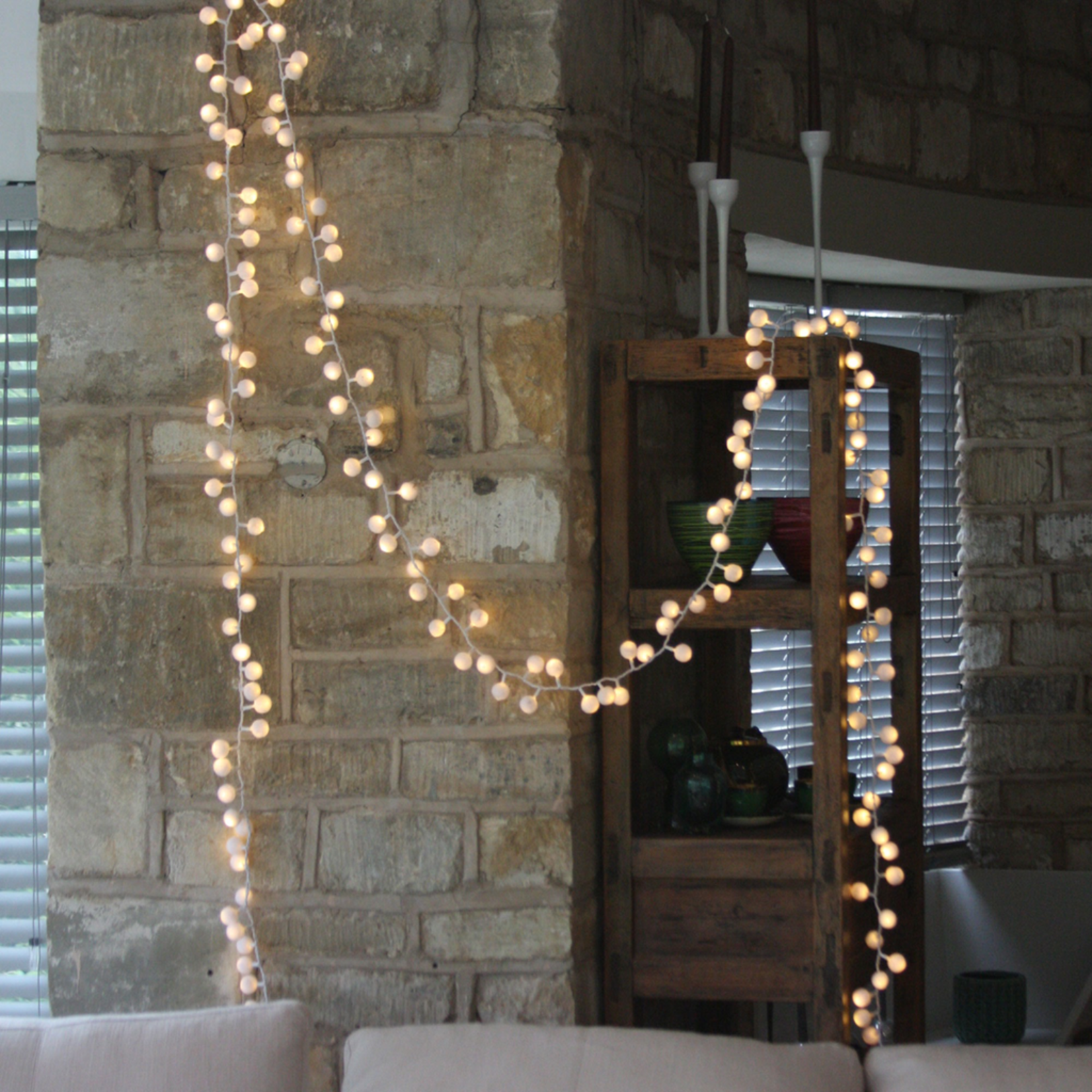 Light Style London White Pom Pom Fairy Lights Illuminated Length 6m Mains UK Plug