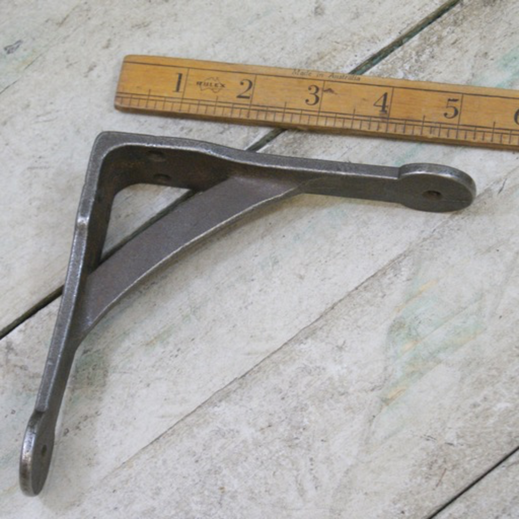 IRON RANGE Shelf Bracket Gallows Penny End Cast Ant Iron 13.2cm x 13.2 cm (approx just over 5”x 5”)