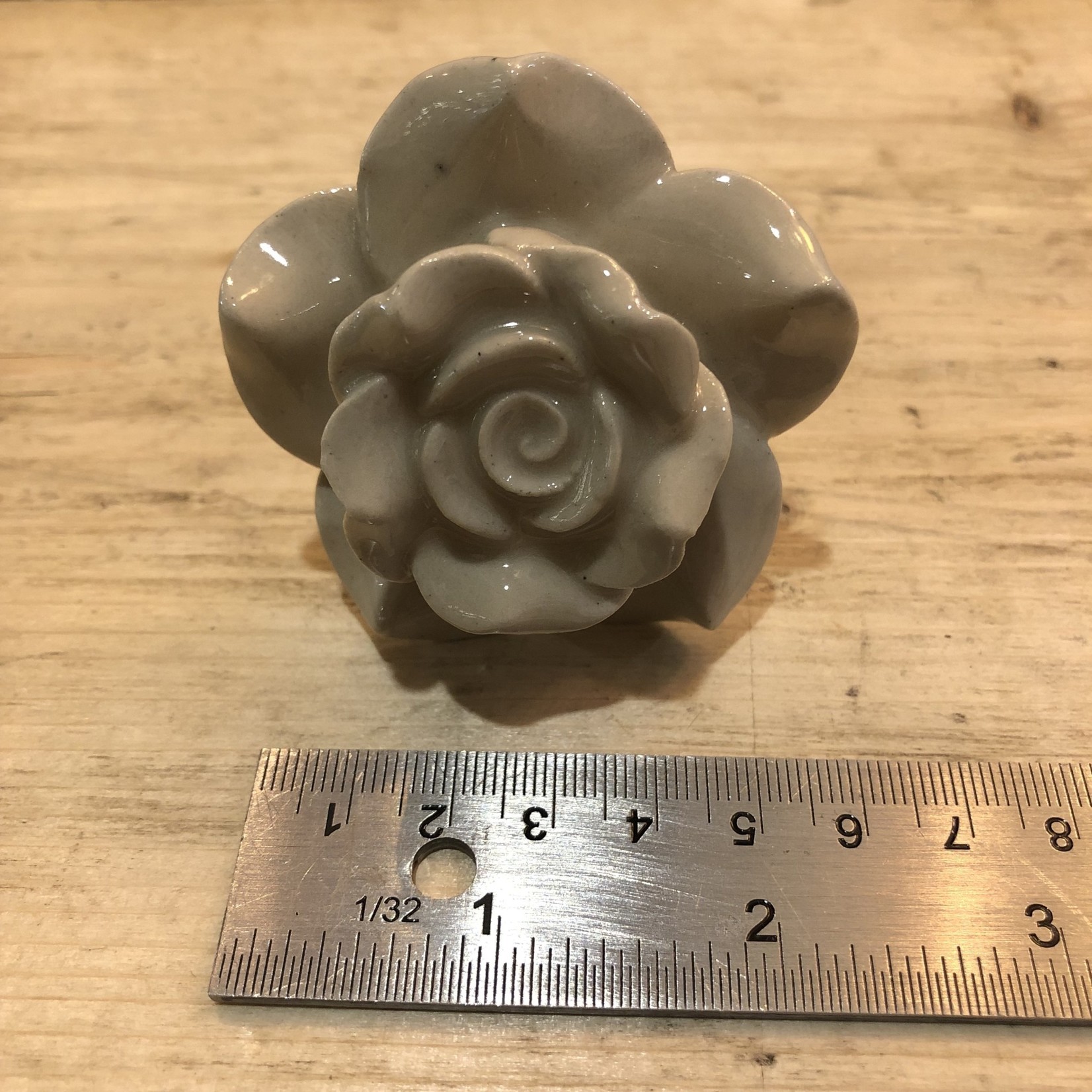 Ceramic Rounded Cream Flower Knob with a Antique Aged Metal Center and –  Purdy Hardware