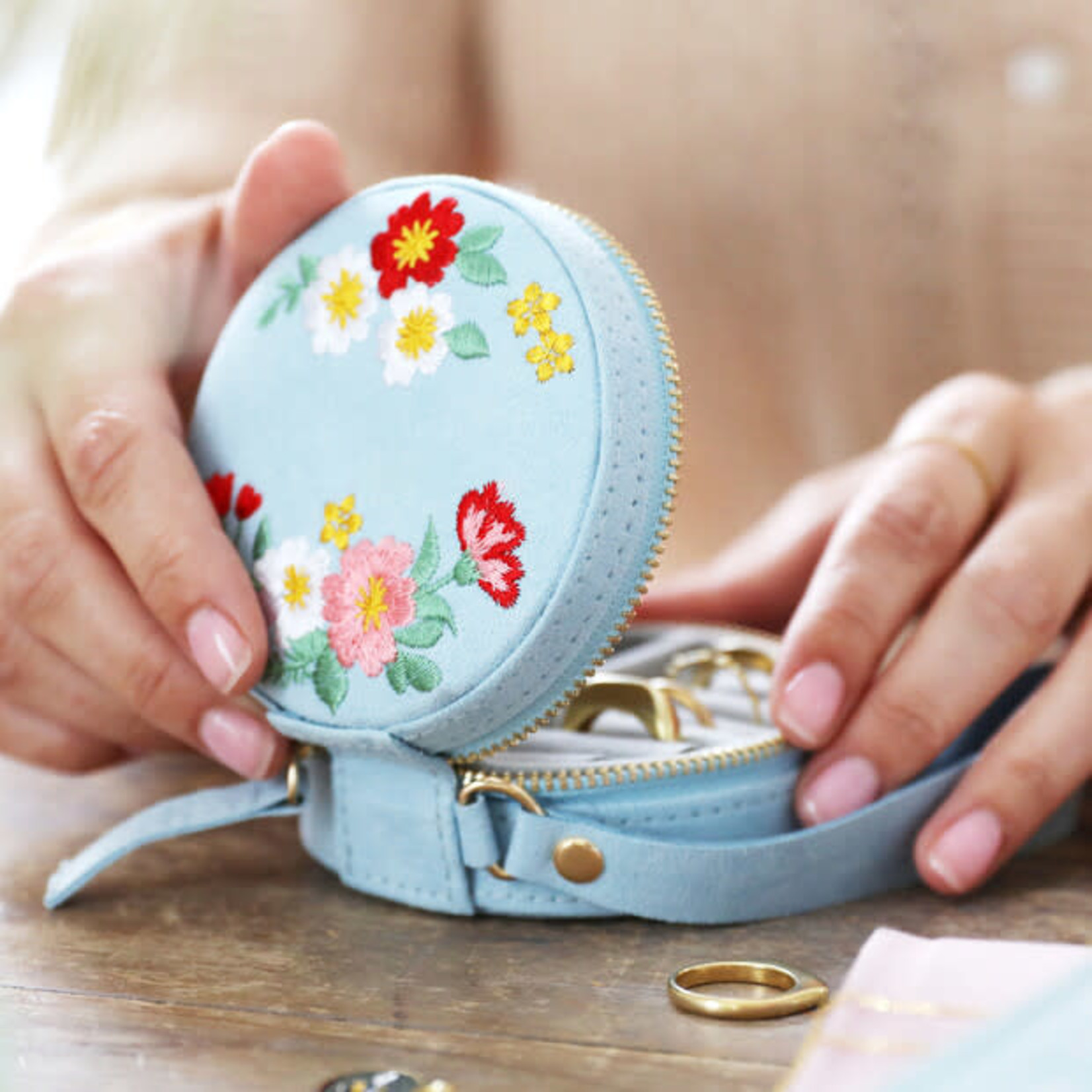 Lisa Angel Embroidered Flowers Mini Round Travel Velvet Jewellery Case
