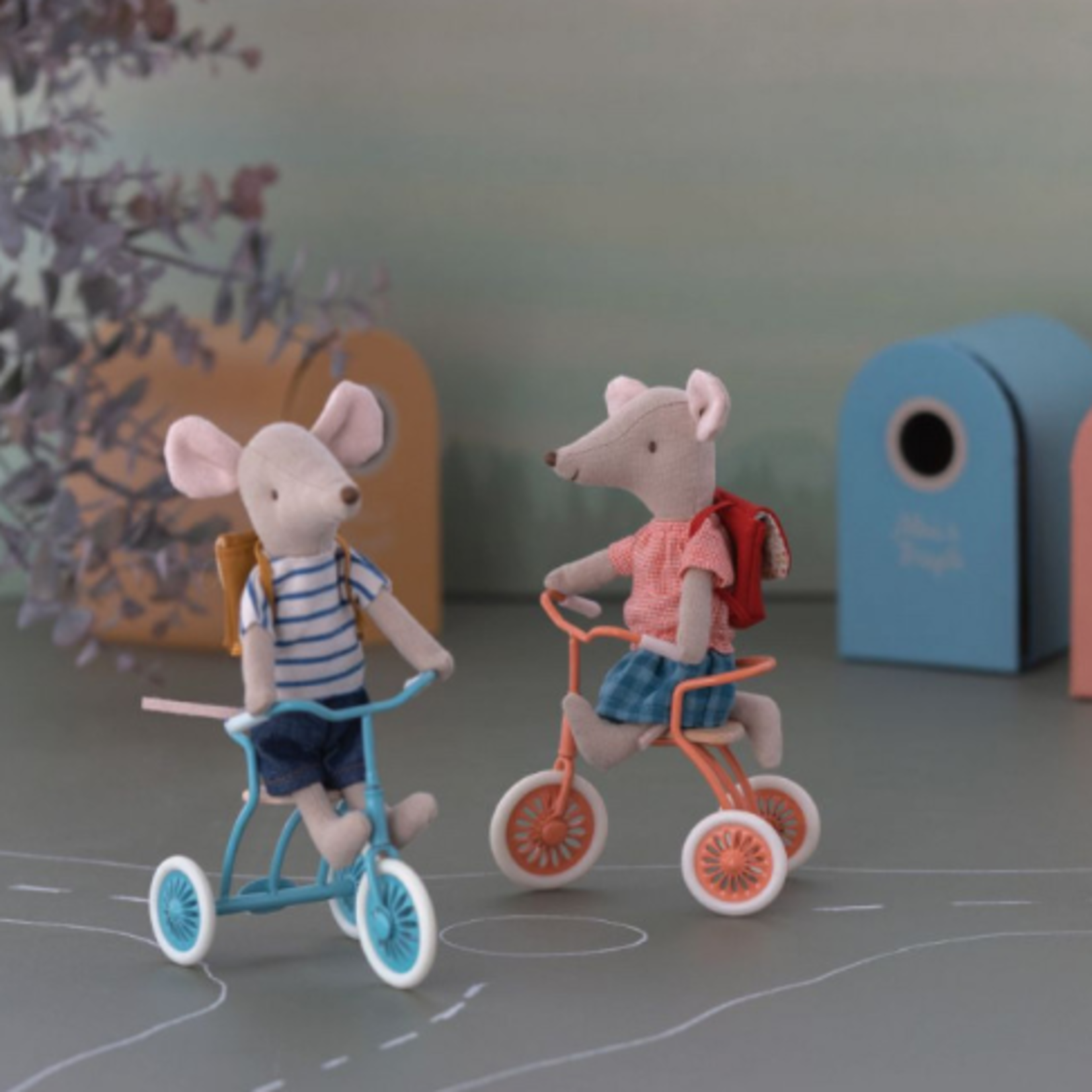 Maileg Maileg Tricycle mouse, Big brother with bag