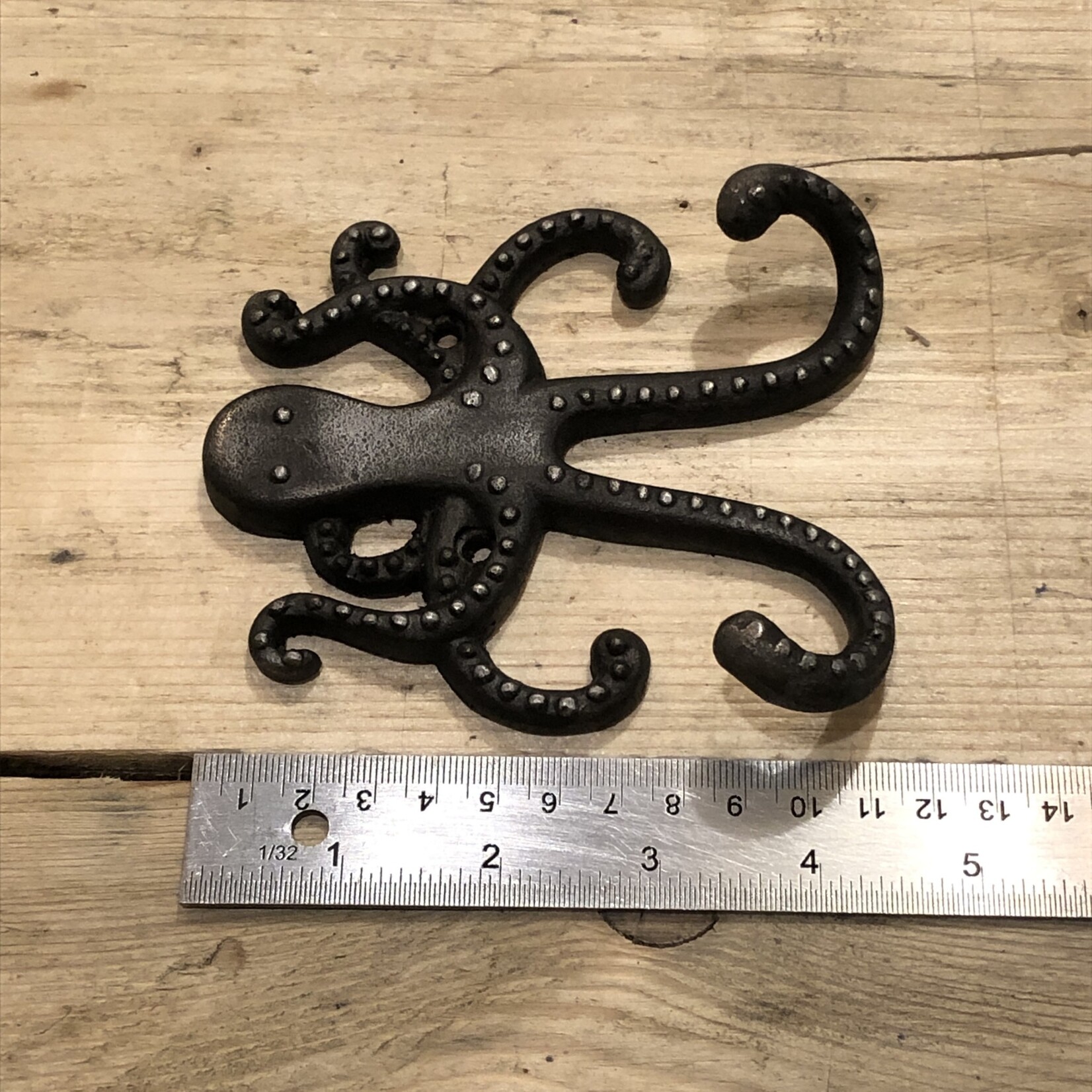 IRON RANGE Coat Hook Double Studded OCTOPUS Cast Antique Iron 115mm x 100mm