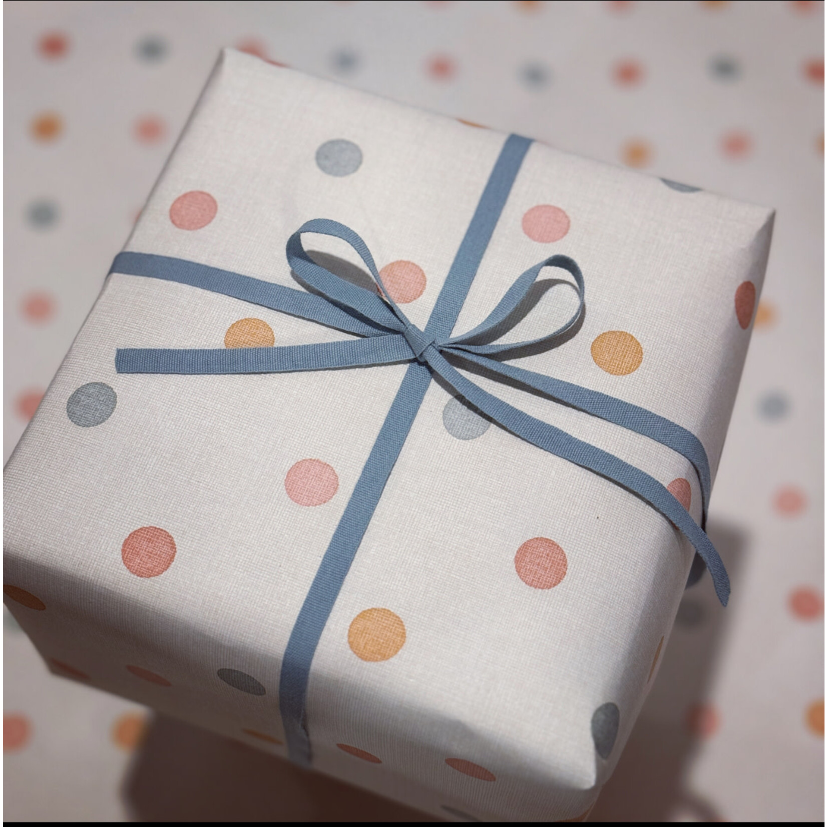 Would you like your items gift wrapped? - Spotty and ribbon