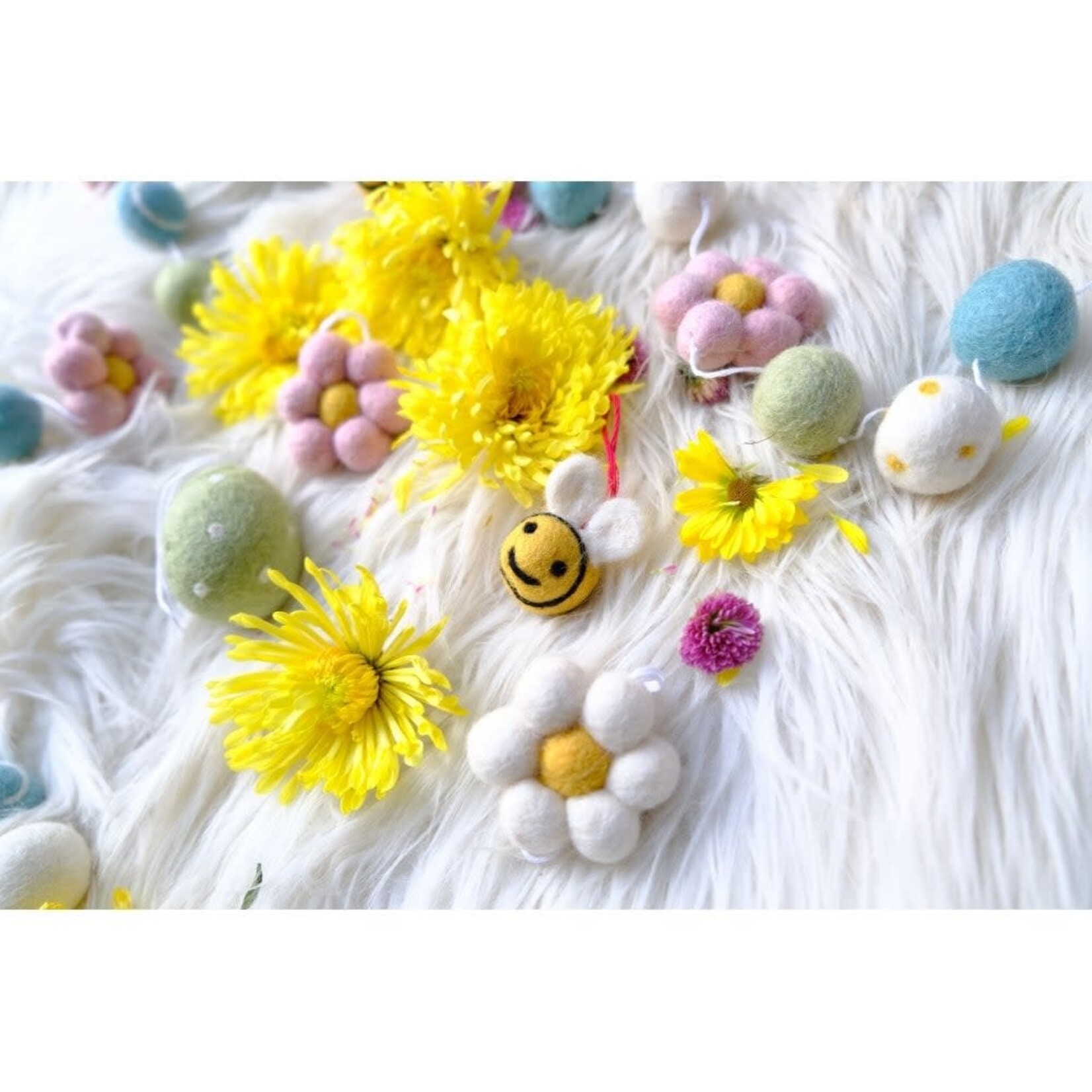 Fiona Walker Fiona Walker Mini Bee Hanging Decoration