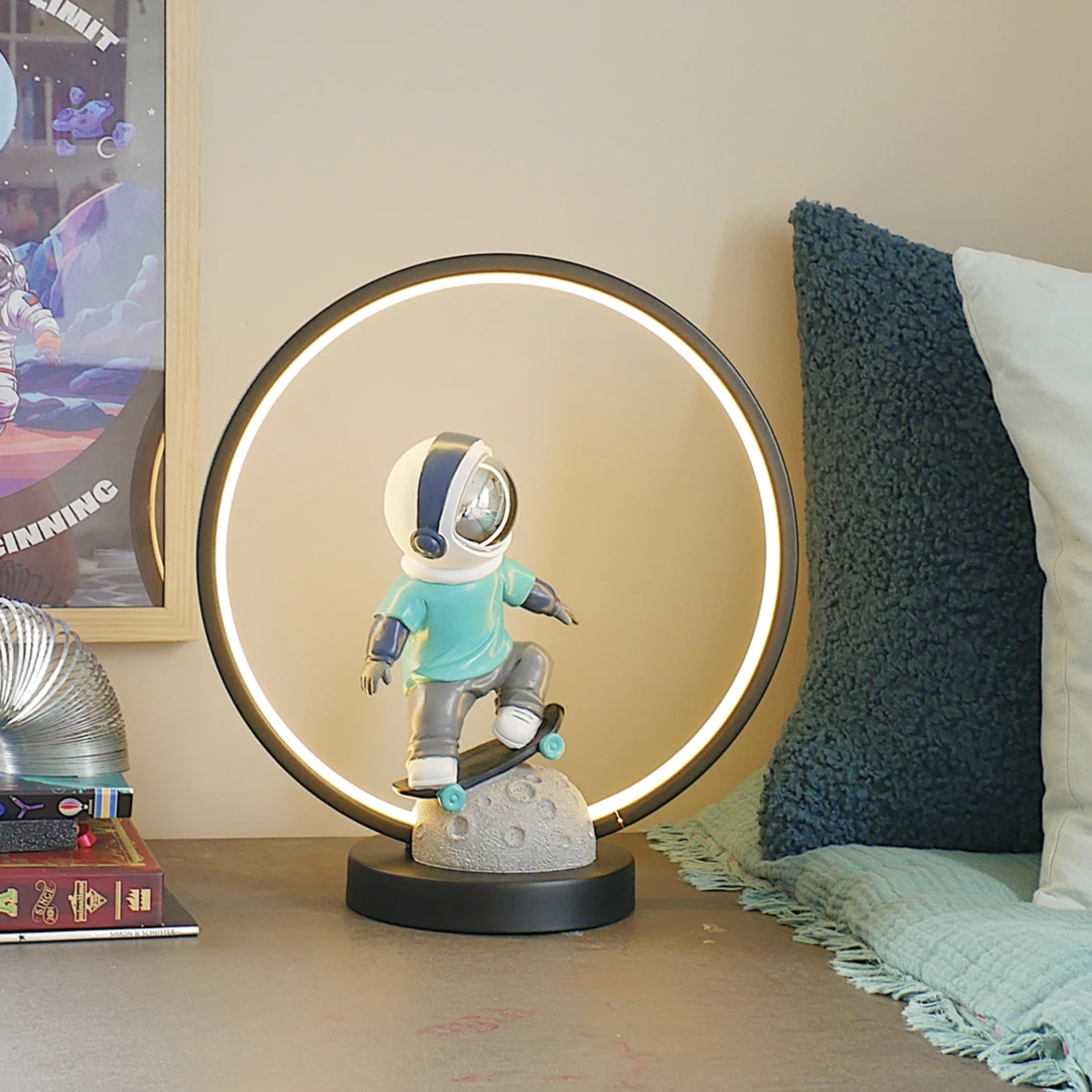 Steepletone Ultra Cool Astronaut Skateboarding figurine LED Ring Light - Blue and Silver