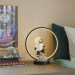 Steepletone Ultra Cool Astronaut Skateboarding figurine LED Ring Light - White and Gold