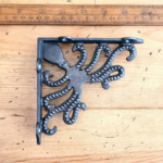 IRON RANGE Shelf Bracket OCTOPUS Cast Antique Iron 5 x 5"