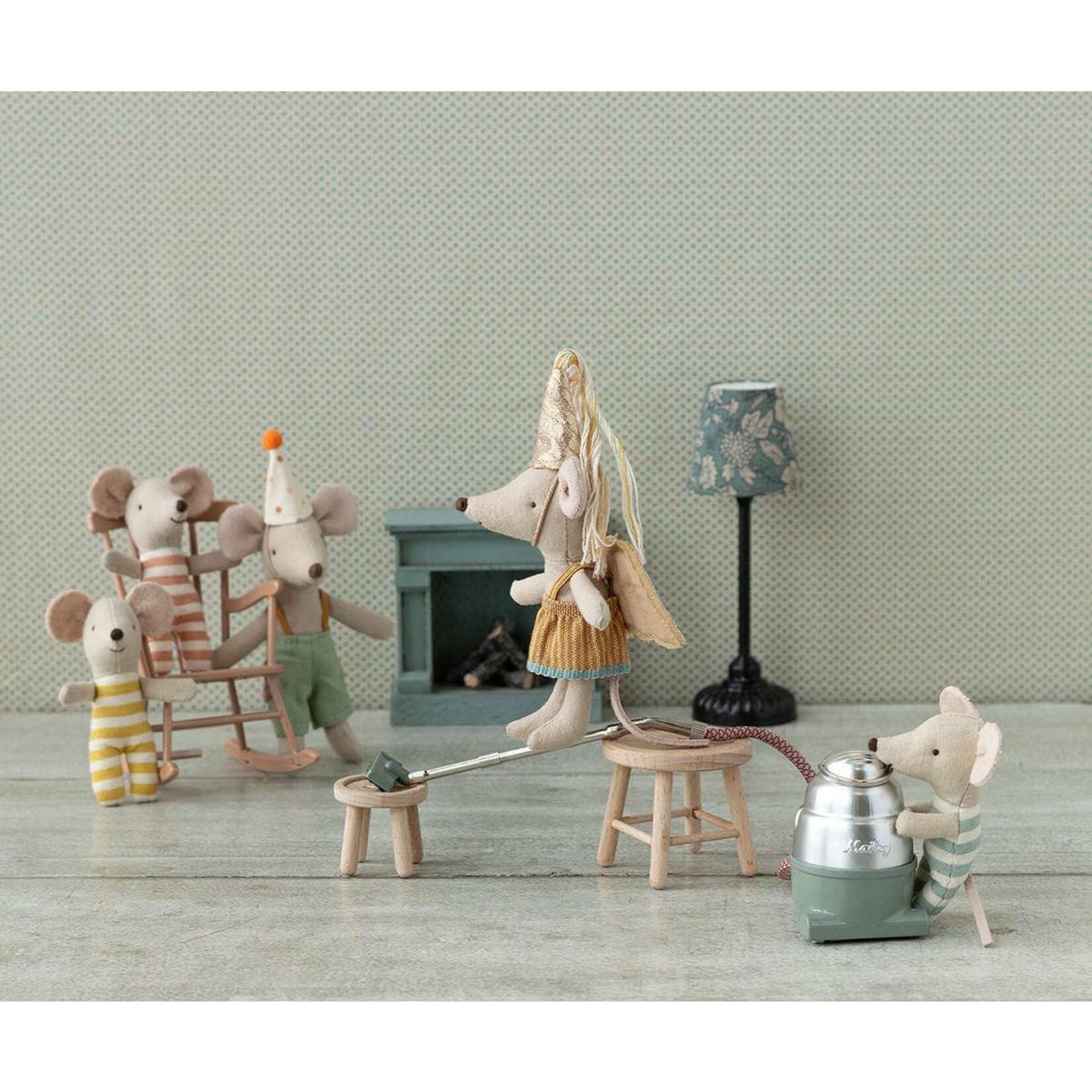 Maileg Maileg Circus Clown CLOTHES in suitcase Harlequin Cirque De L'amour Tin for Little brother mouse