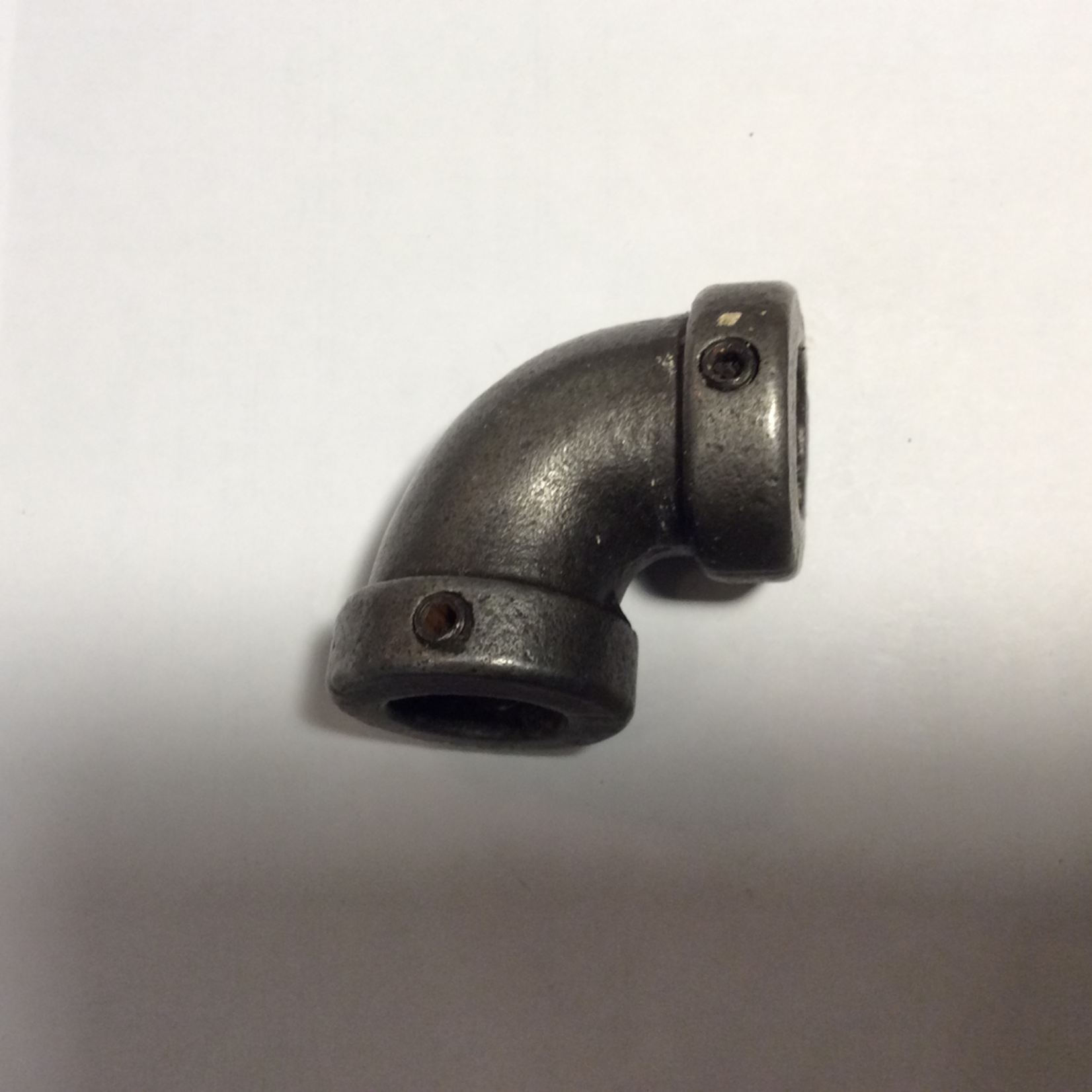 IRON RANGE 15mm pipe component corner connector 90 degree Antique Iron