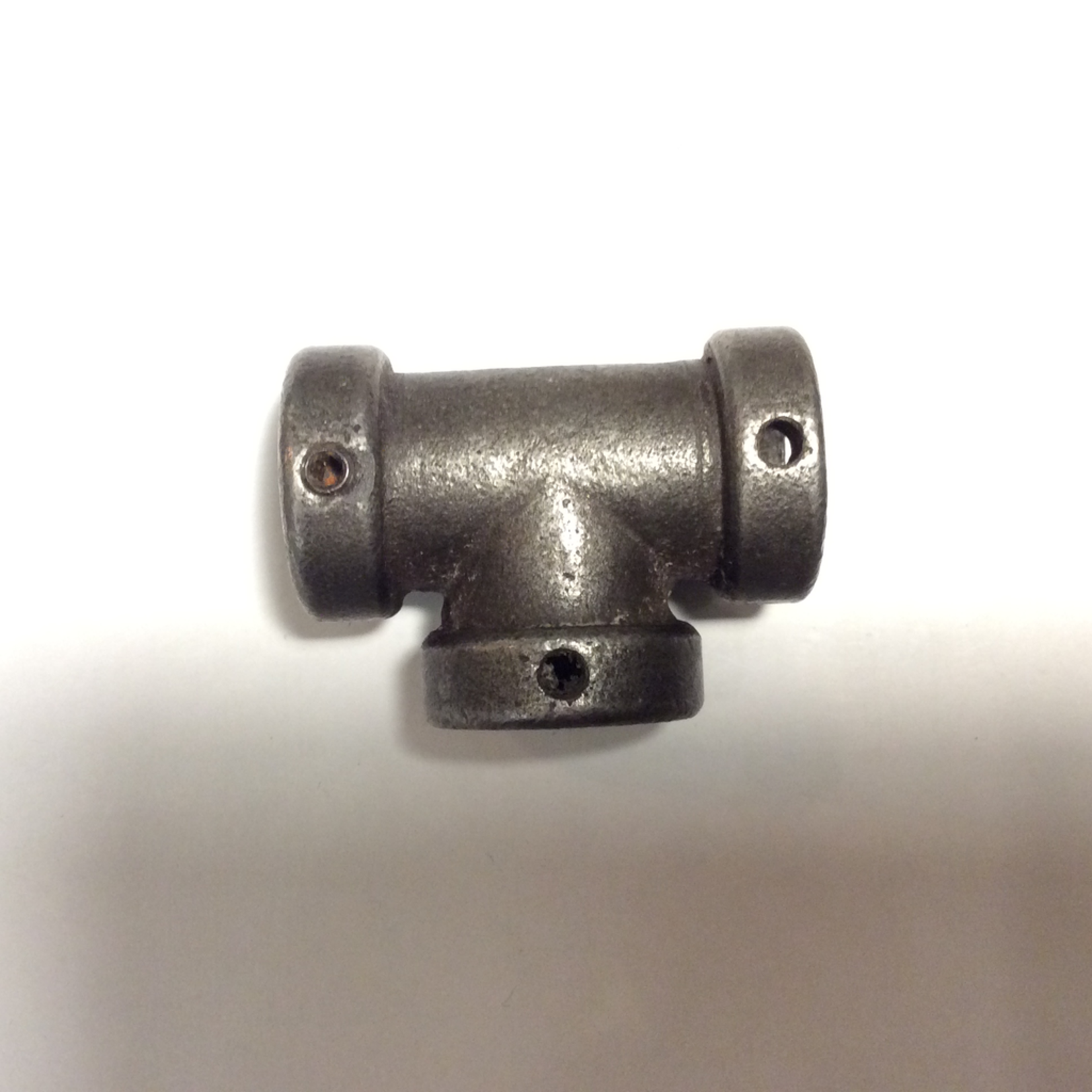 IRON RANGE 15mm pipe component t bar connector 90 degree Antique Iron