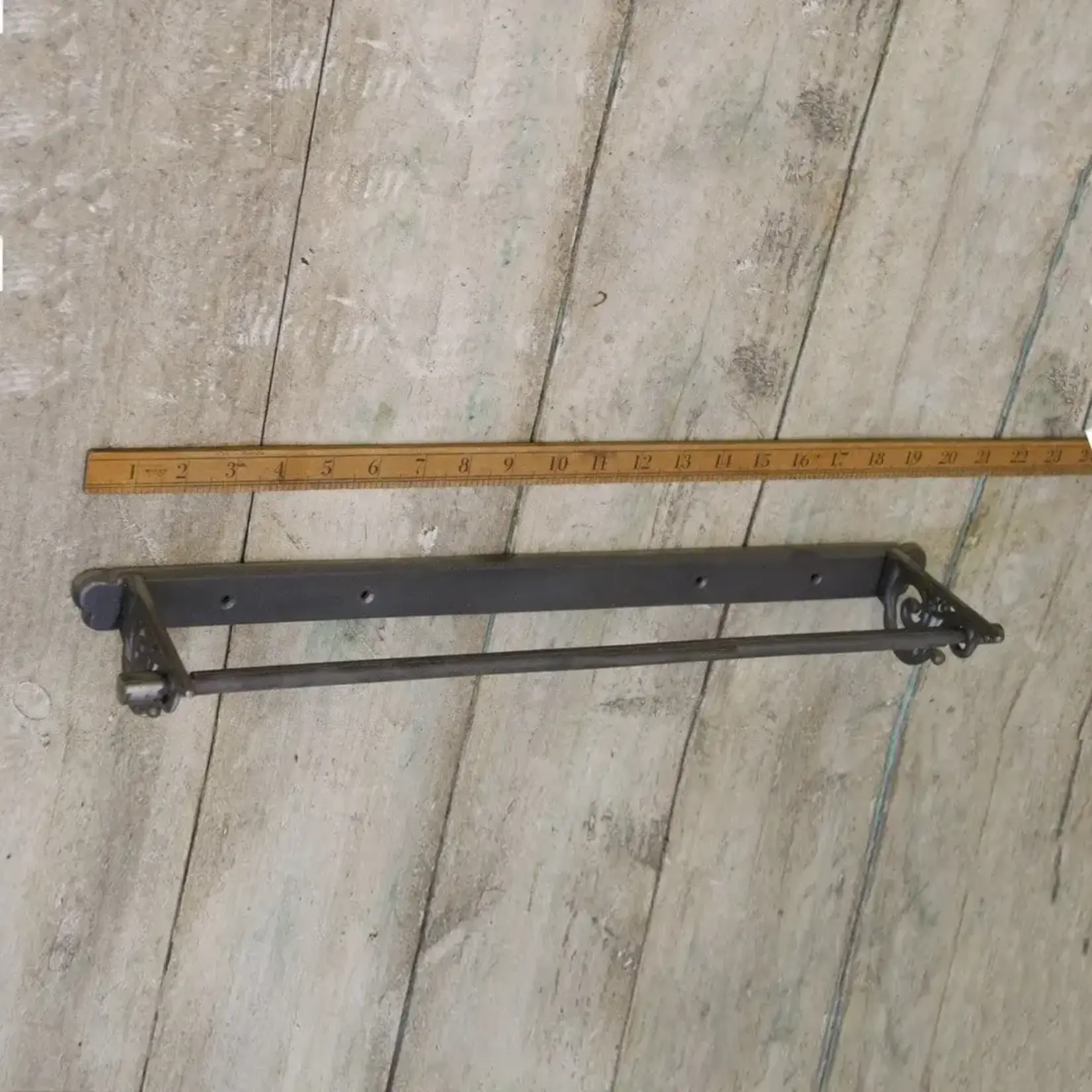 IRON RANGE Towel Rail Scroll Sides Ant Iron