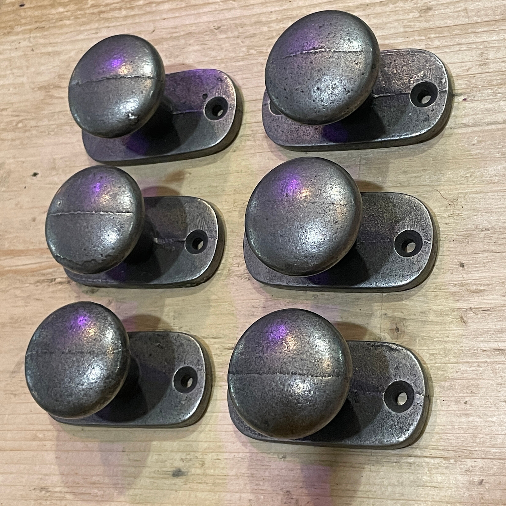 IRON RANGE Knob Plain Shaker Front Fix with Integral Back Plate Cast Antique Iron 35mm Dia