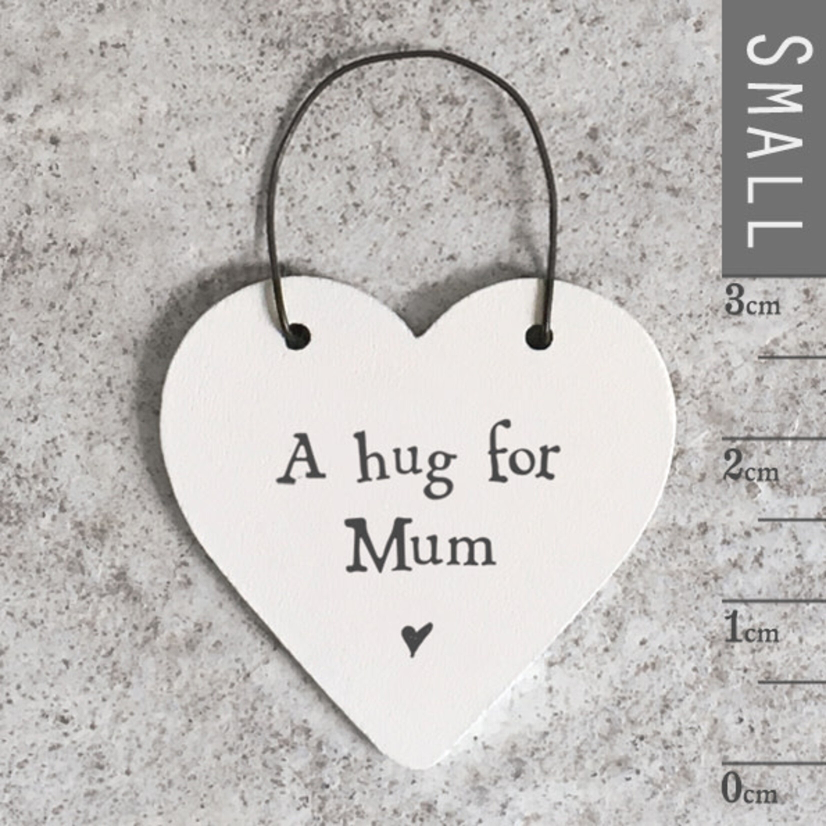East of India Little Hanging heart sign-Hug for mum