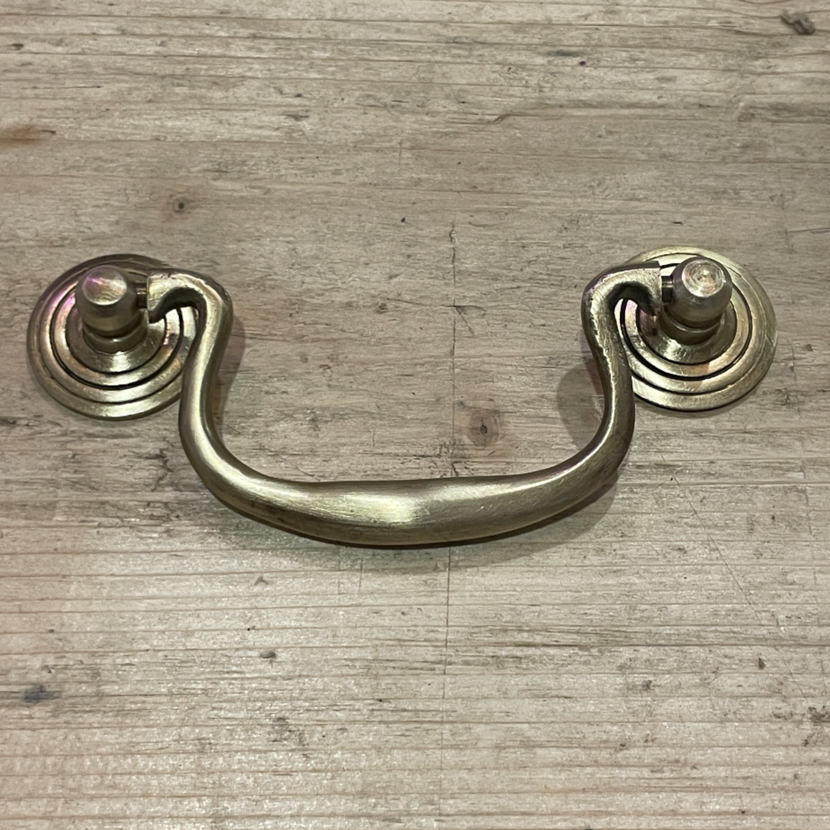 IRON RANGE BRUSHED BRASS Swan Neck Drop Handle
