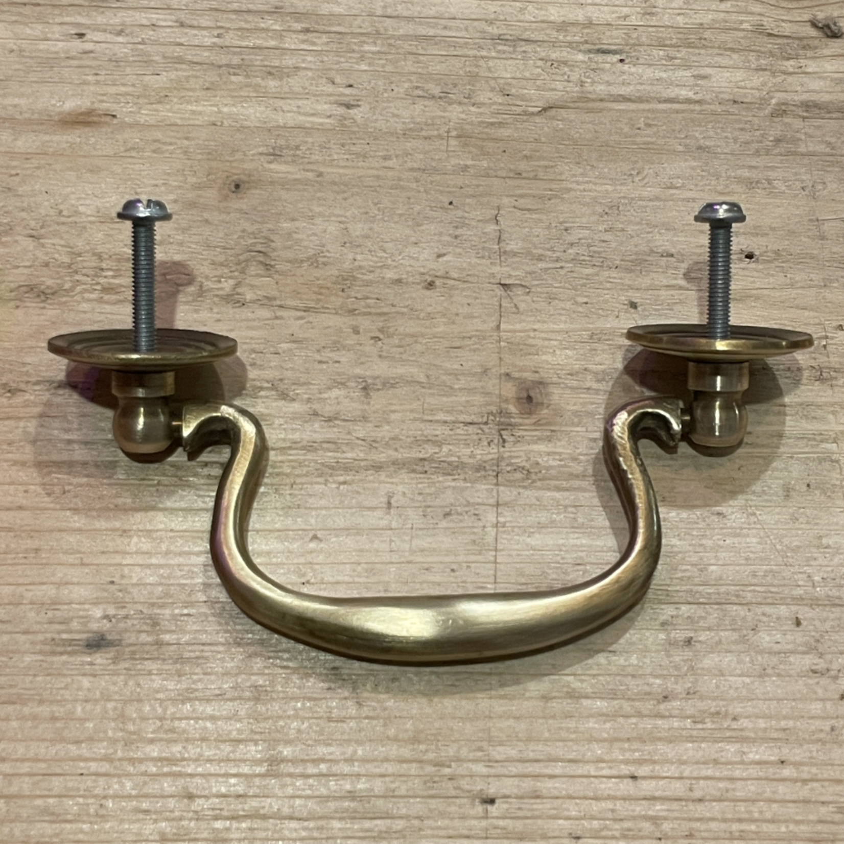 IRON RANGE BRUSHED BRASS Swan Neck Drop Handle
