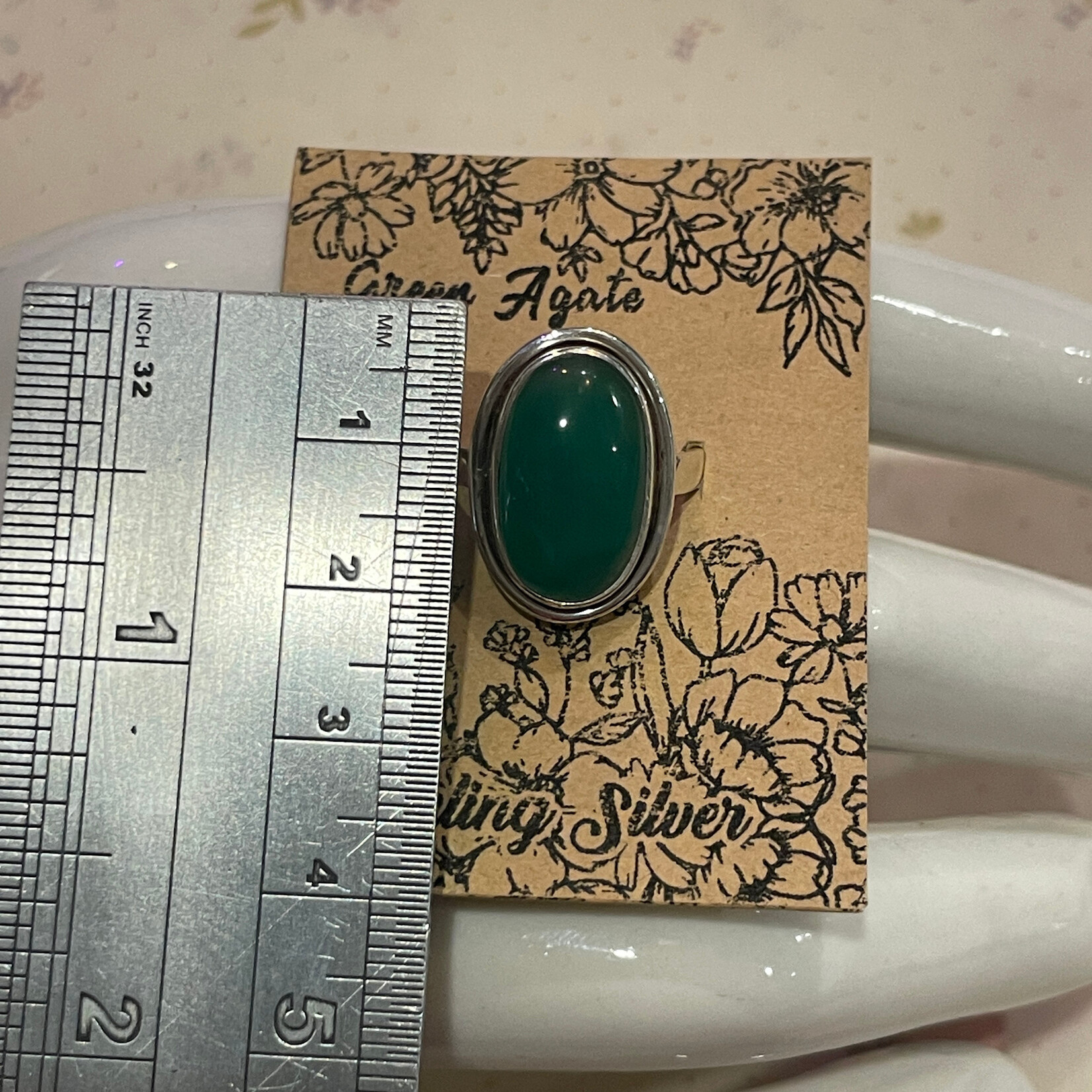 Size 7.5 Green Agate Oval Sterling Silver Ring
