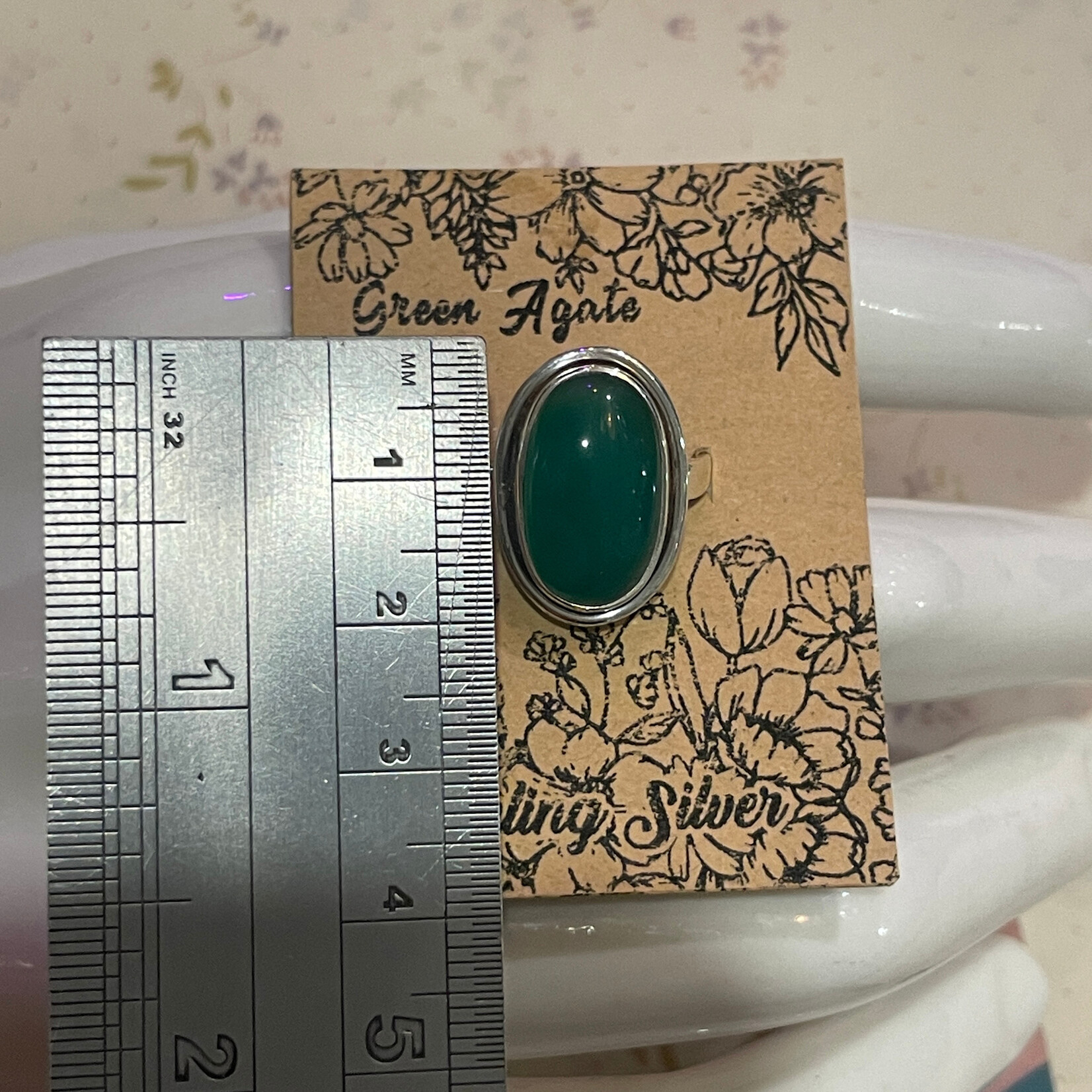 Size 7.5 Green Agate Oval Sterling Silver Ring