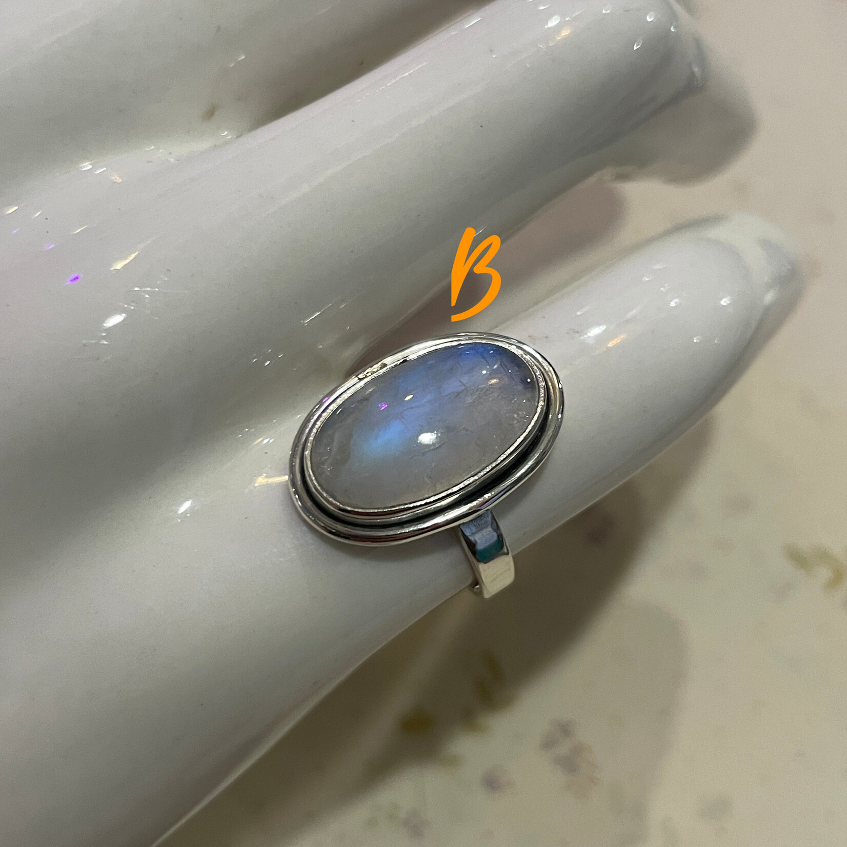 Size 7.5 Moonstone Oval Sterling Silver Ring