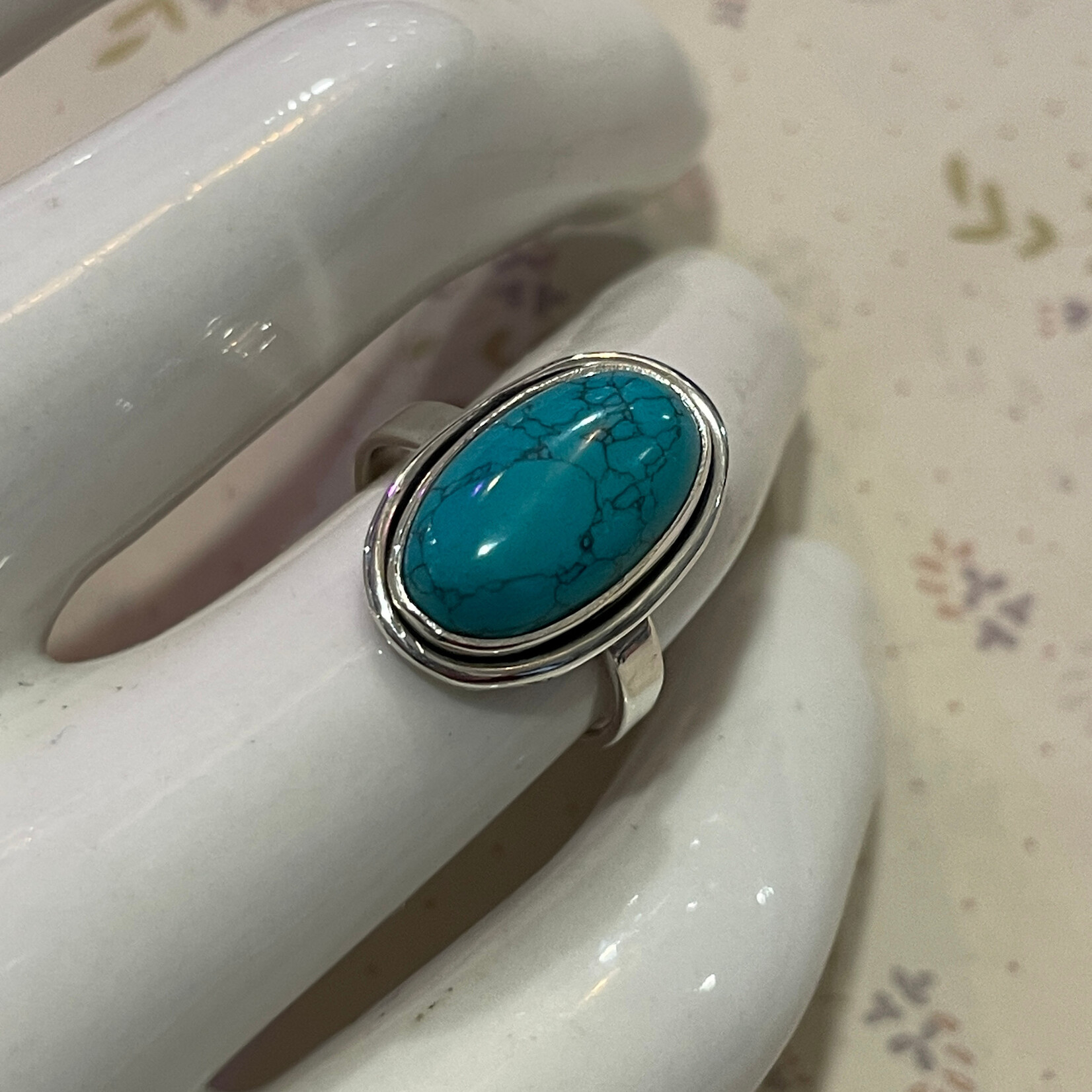 Size 8.5 Turquoise Oval Sterling Silver Ring