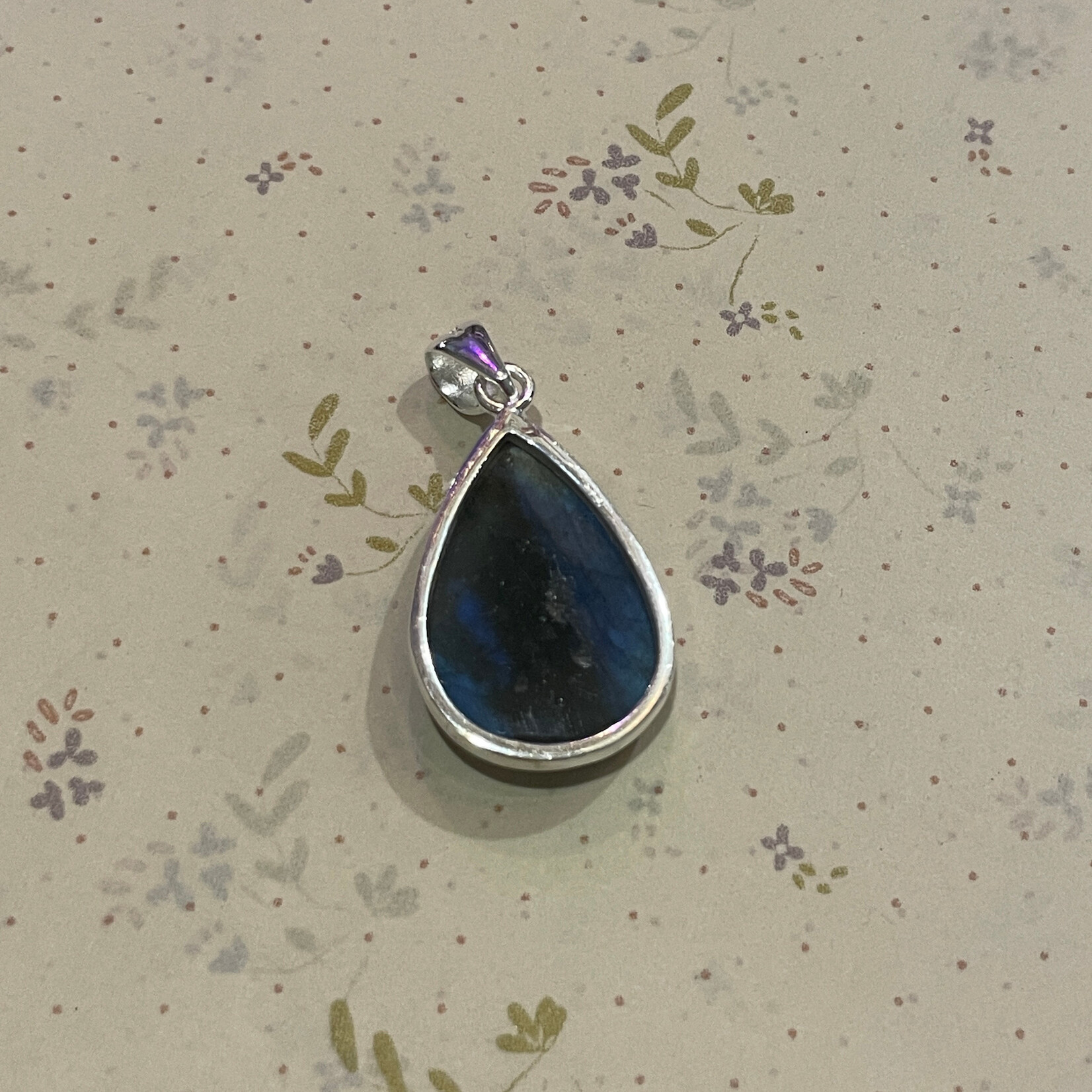 Labradorite Teardrop Serling Silver Pendant 28mm