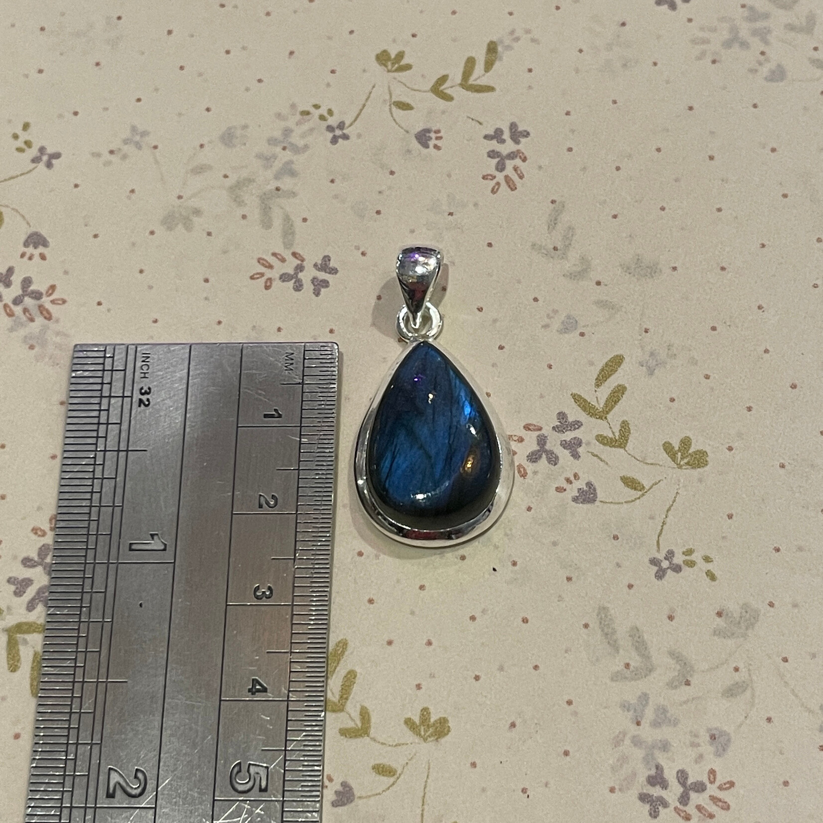 Labradorite Teardrop Serling Silver Pendant 25mm