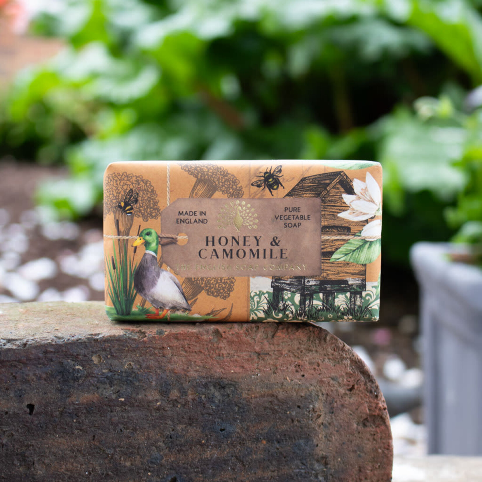 English Soap Company Honey and Camomile 190g Soap Anniversary Collection
