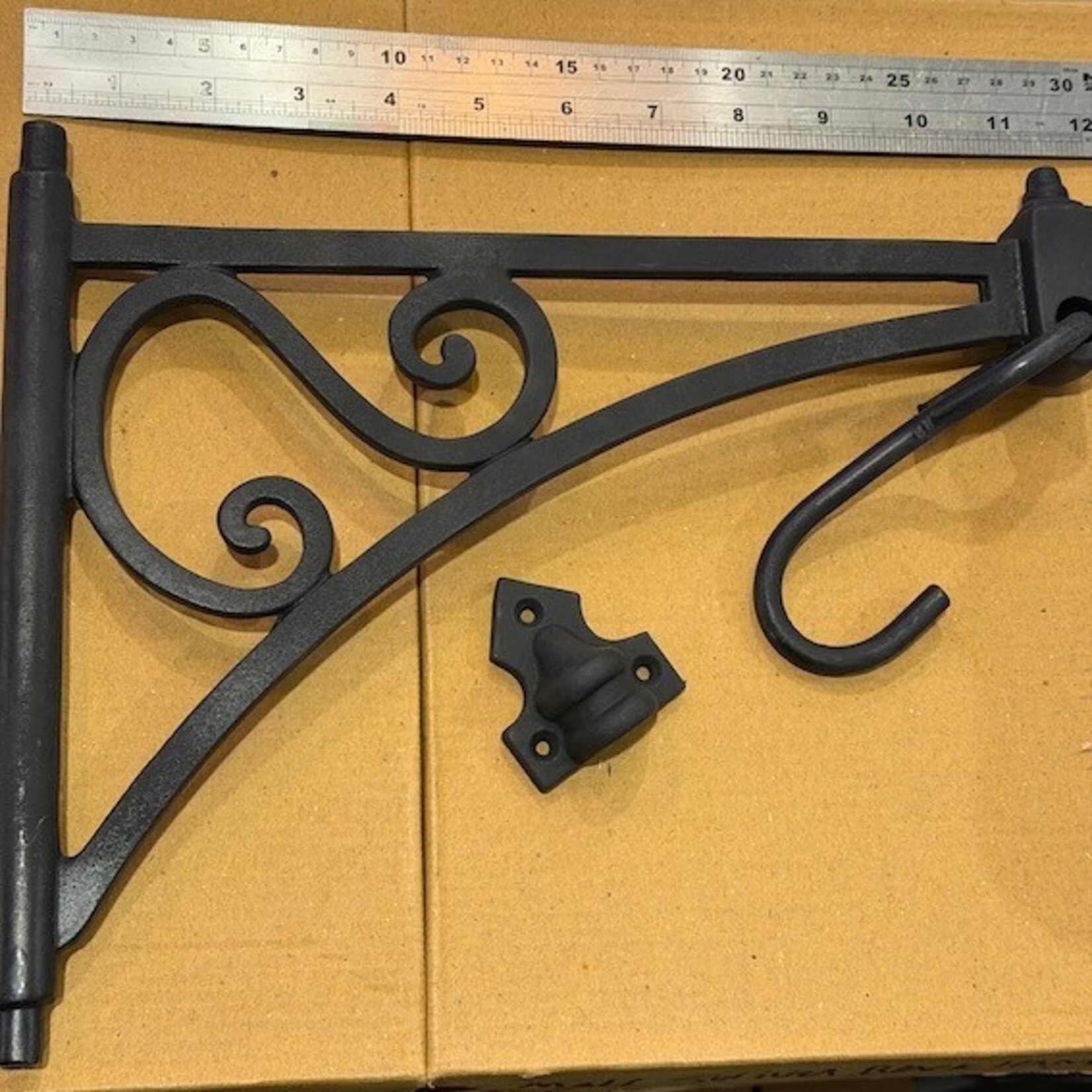 IRON RANGE 12" SWIVEL Bracket Plant Hanger with Hook matt Black 300mm