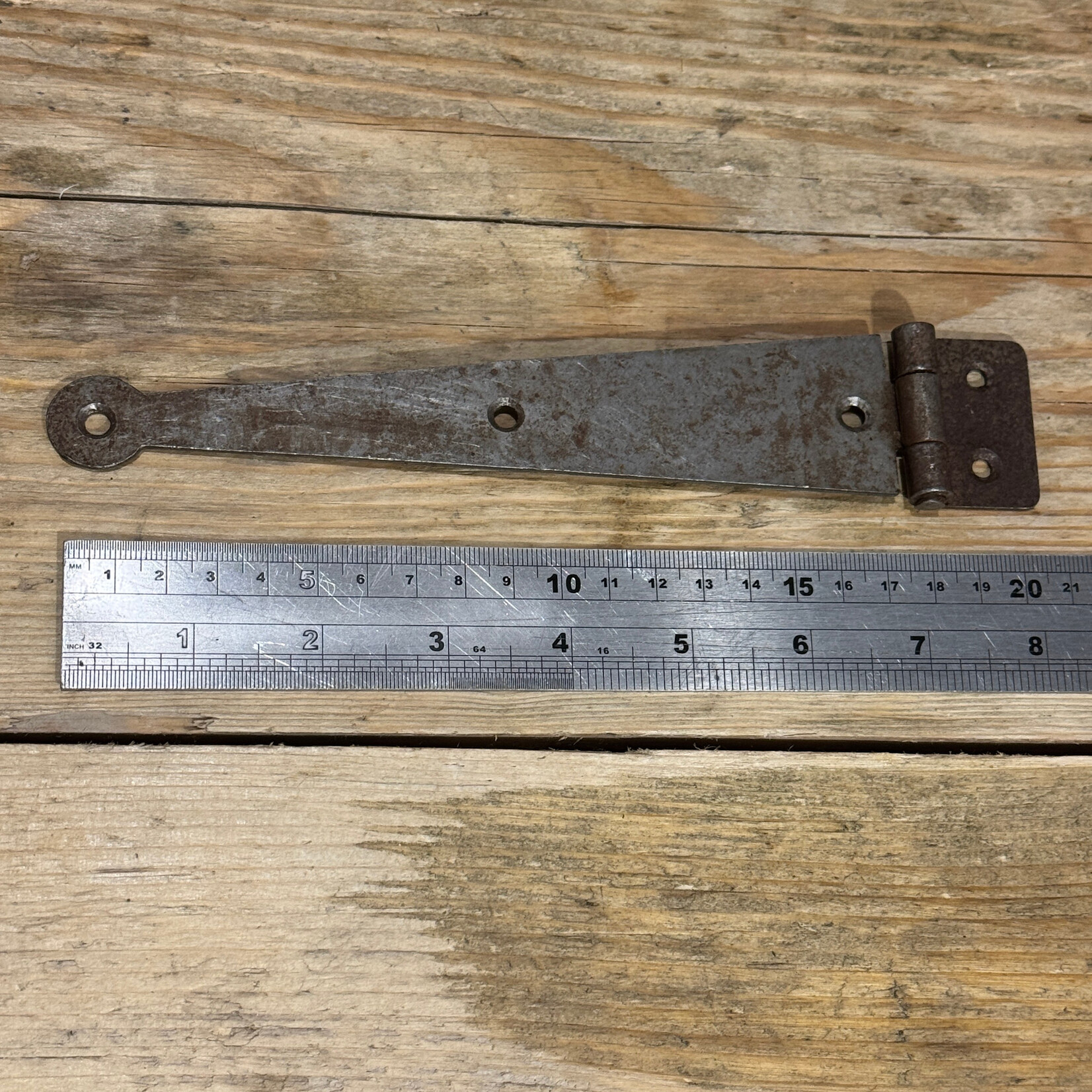 IRON RANGE Strap Hinge Penny End 7" Antique Iron