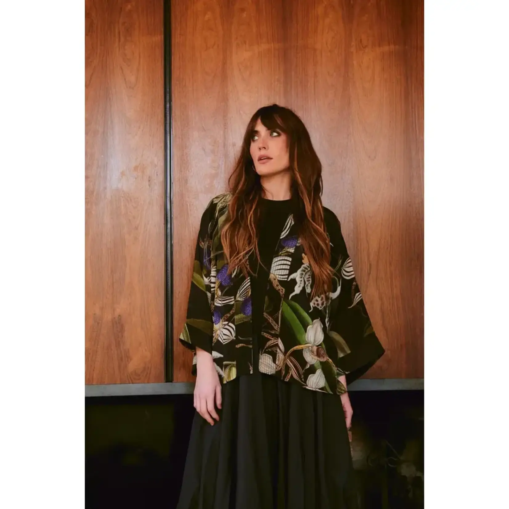 ONE HUNDRED STARS Orchid Black Crepe Kimono