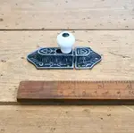 IRON RANGE Cupboard Door Slide Catch Sprung Ceramic Knob Textured Cast Antique Iron 80 x 33mm