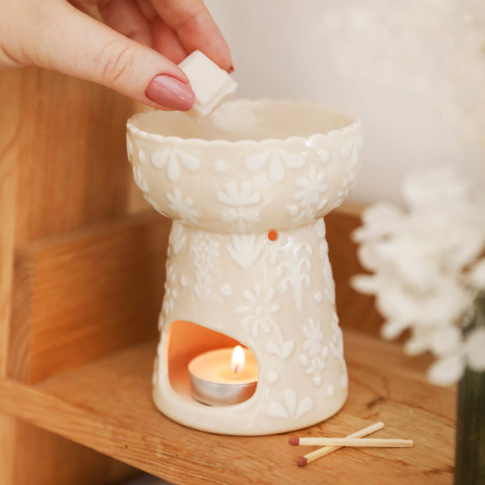 Lisa Angel Pink Ceramic Floral Scalloped Edge Wax Burner