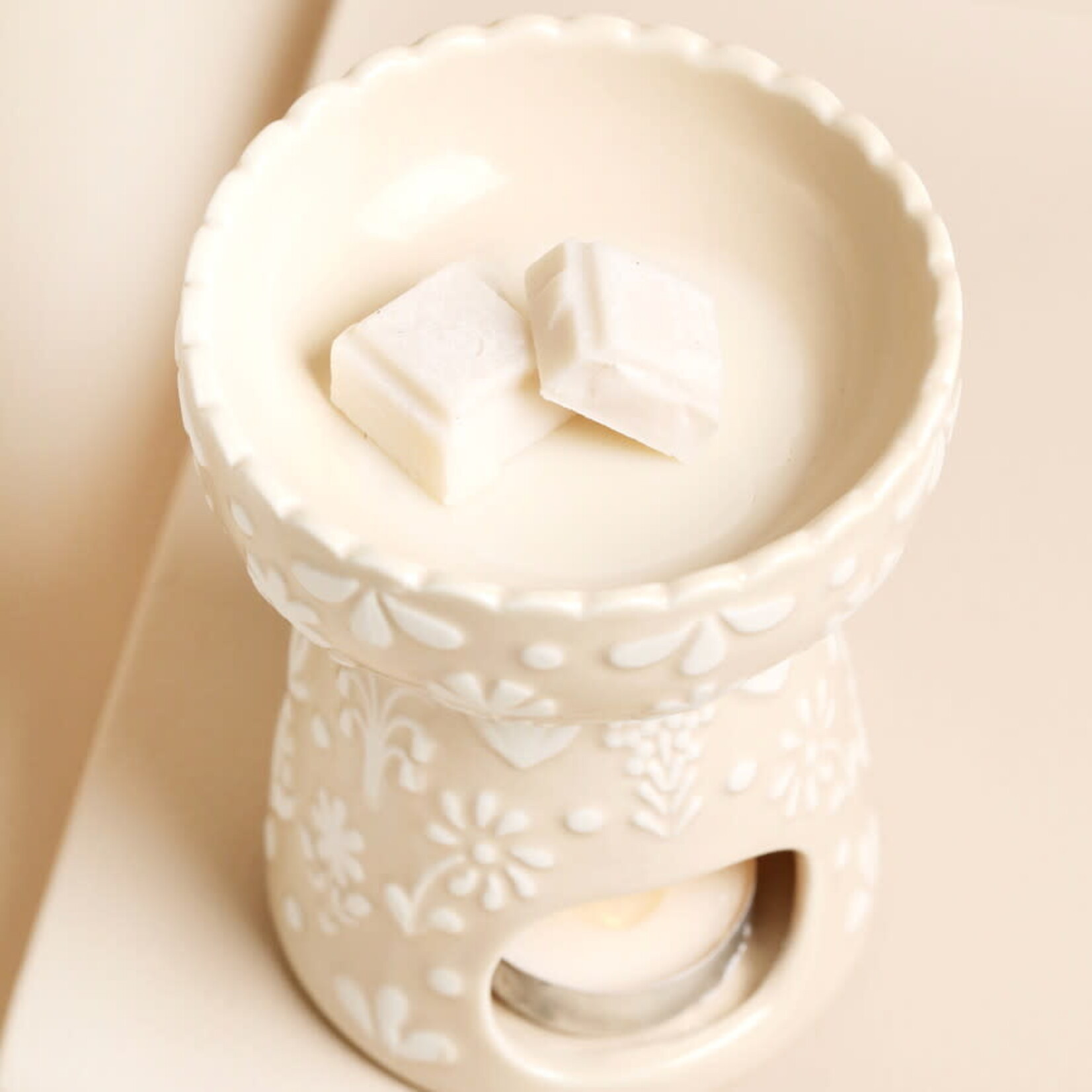 Lisa Angel Pink Ceramic Floral Scalloped Edge Wax Burner