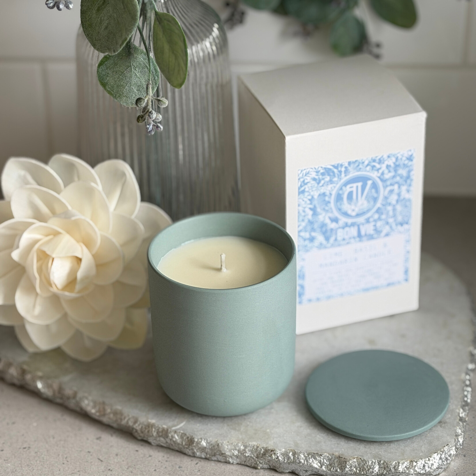 Heaven Scent Bon Vie LIME BASIL AND MANDARIN Peacock Green Ceramic Candle With Lid