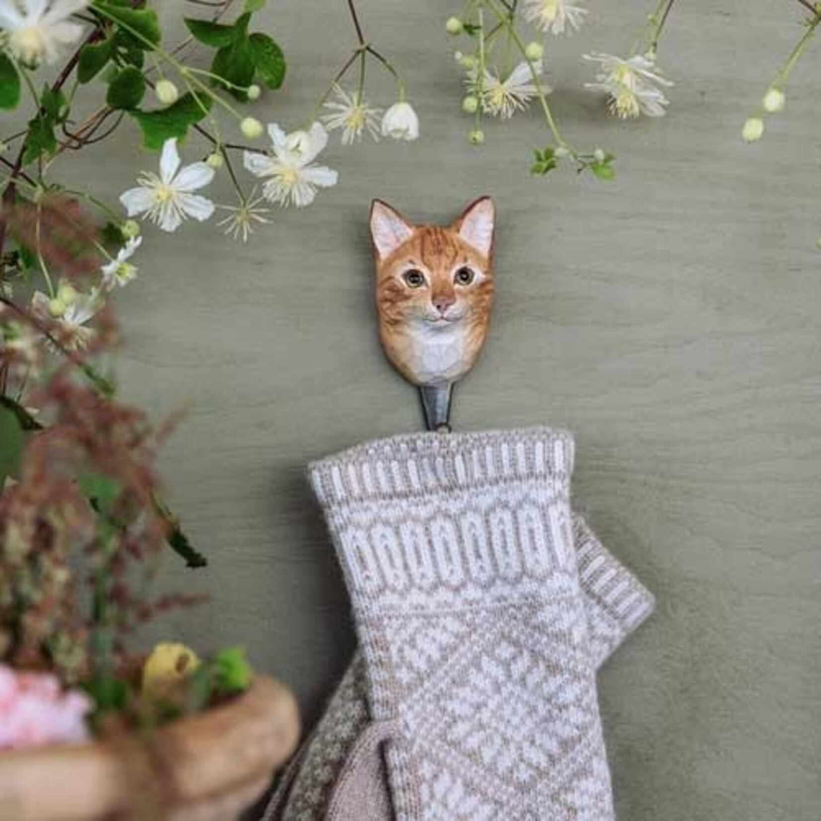 Wildlife Garden Wooden Hook Ginger Cat